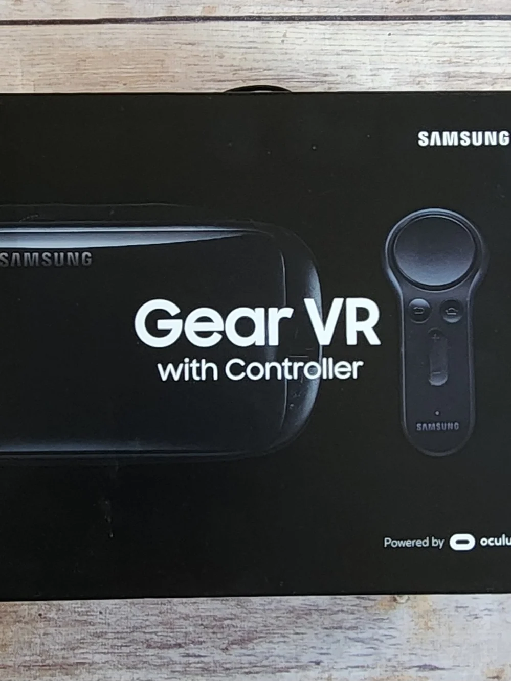 Samsung Gear with Controller - Powered by Oculus